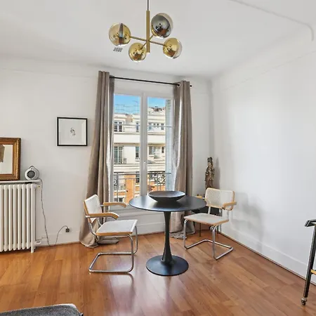 - La Defense Apartment