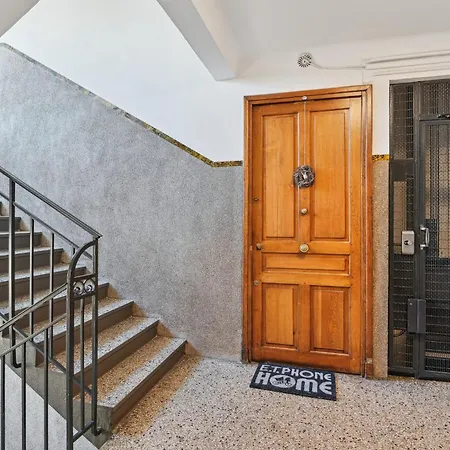 - La Defense Apartment